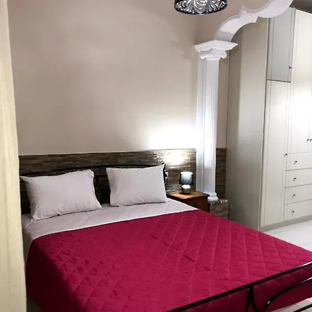 Eleni's House Апартаменты *