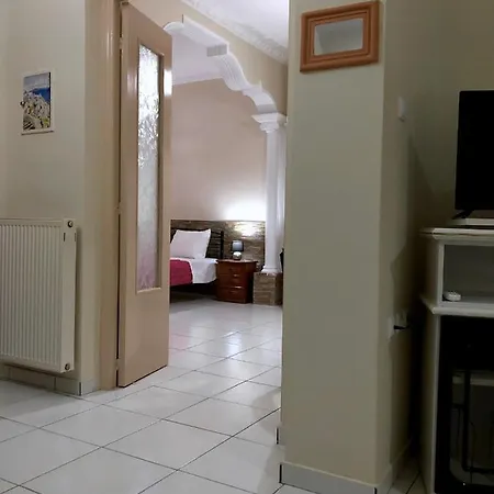 Eleni's House Апартаменты *